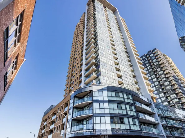 108 Garment St #1011, Kitchener, ON N2G 0E2