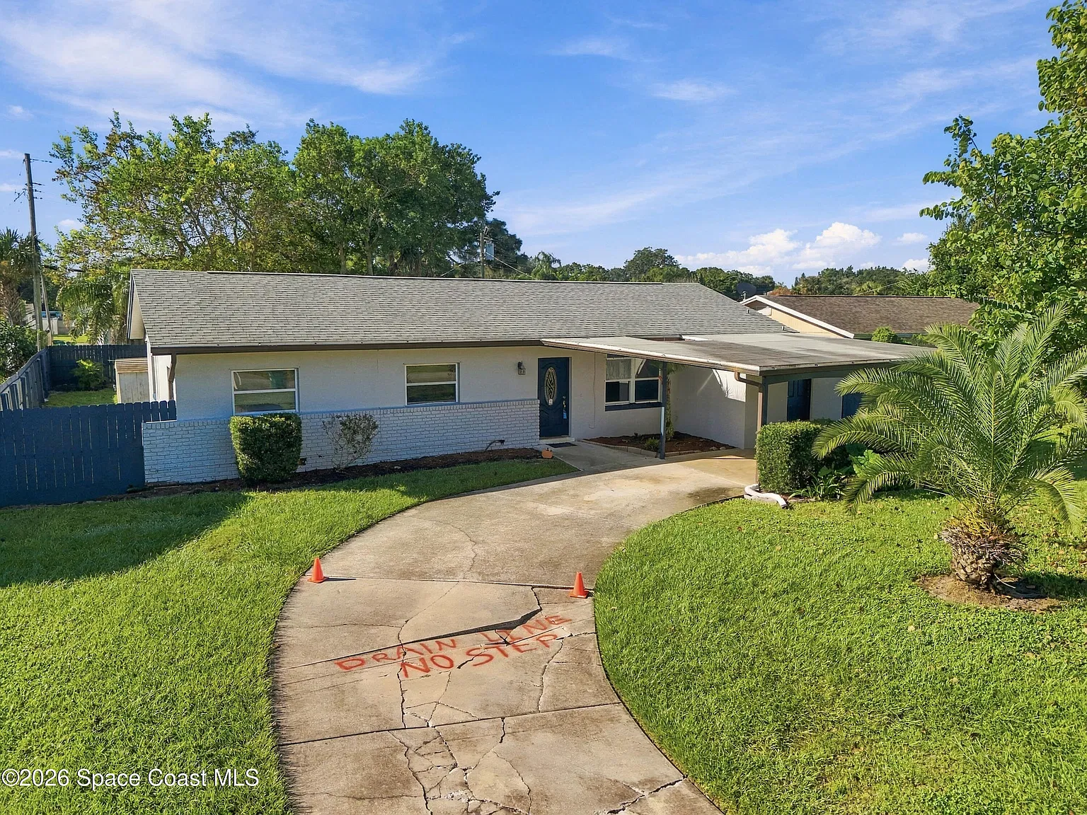 4 bed, 2.0 bath, 1592 sqft, $2,200 — Photo 2