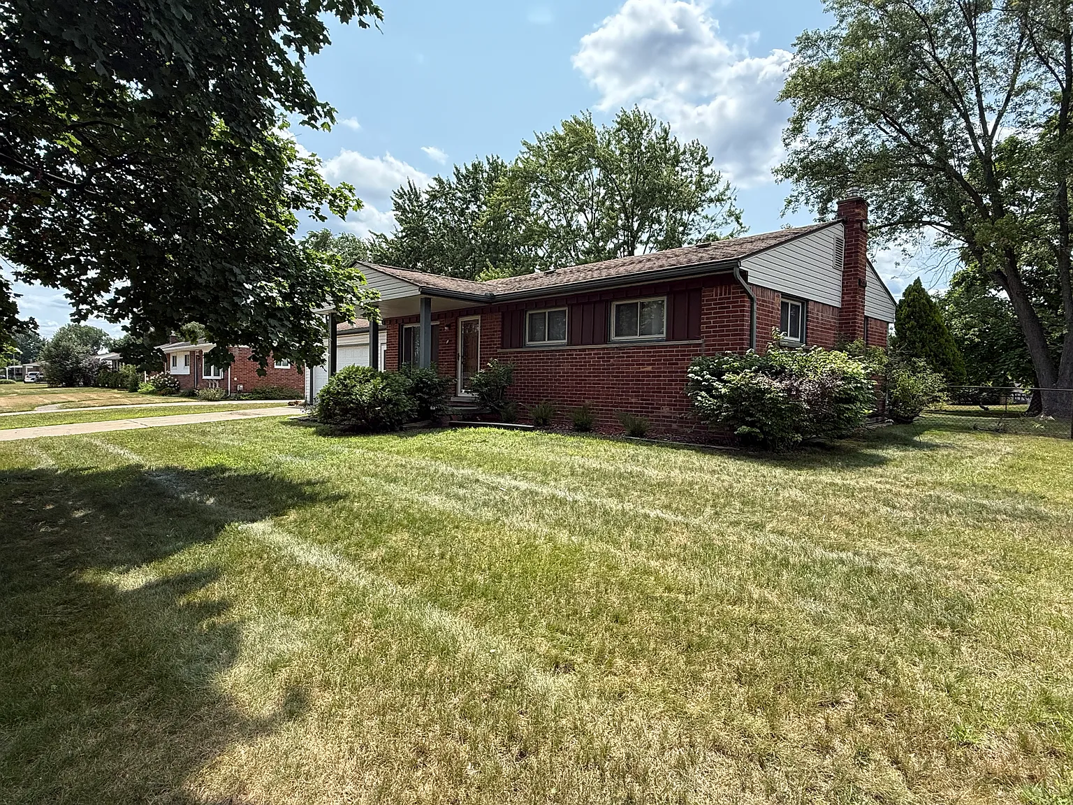 3 bed, 1550 sqft, $2,050 — Photo 2