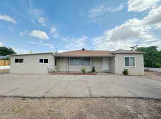 213 Green Valley Rd NW, Los Ranchos De Albuquerque, NM 87107