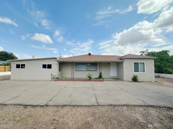 213 Green Valley Rd NW, Los Ranchos De Albuquerque, NM 87107