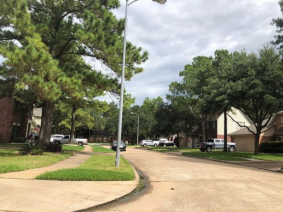 5th image of 7703 Woodlett Ct