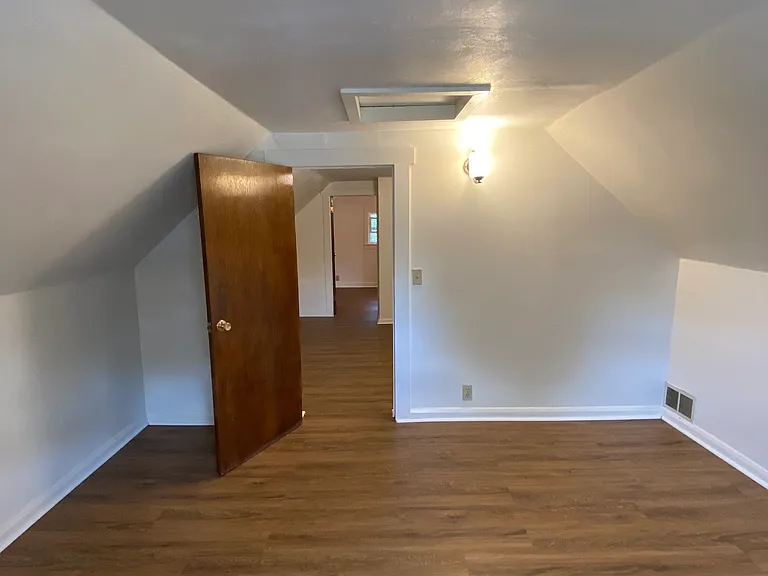 811 Willard St — Photo 11