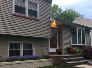 291 S Park Dr, Woodbridge, NJ 07095