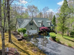 1514 Smithfield Ln, Young Harris, GA 30582