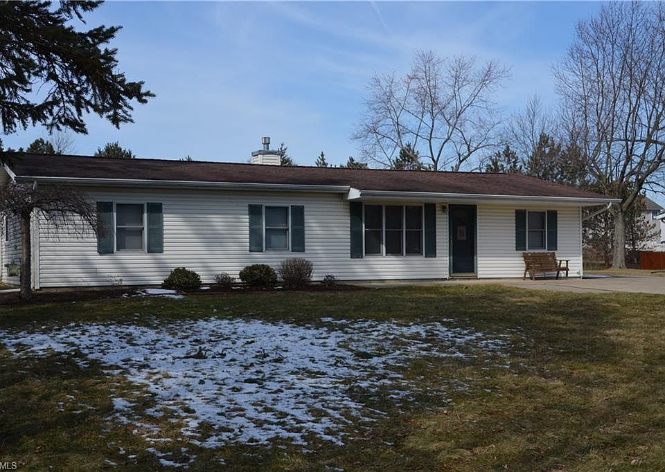 1st image of 1696 Eastwood Dr