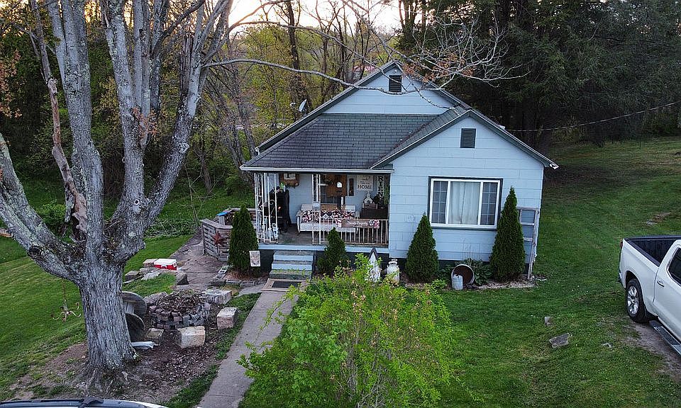 1st image of 108 Minden Ave