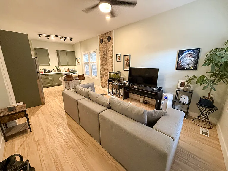 1508 N Artesian Ave #1R — Photo 1
