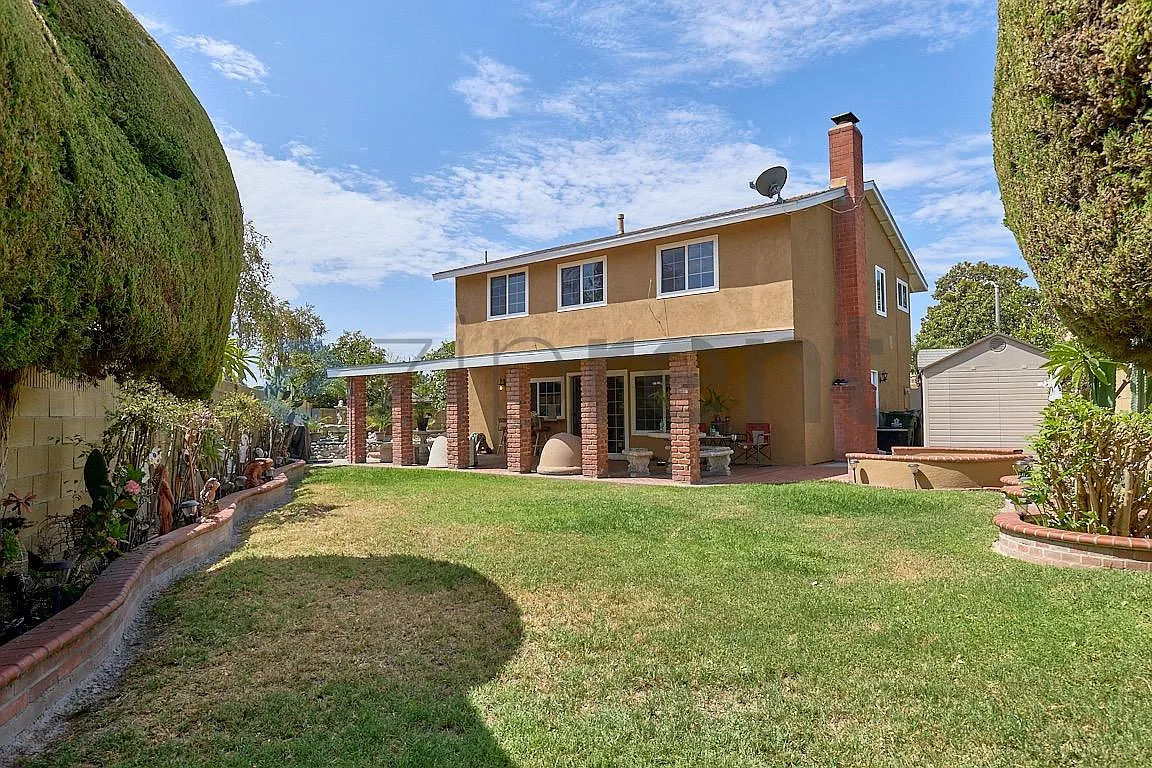 4 bed, 2000 sqft, $4,999 — Photo 3