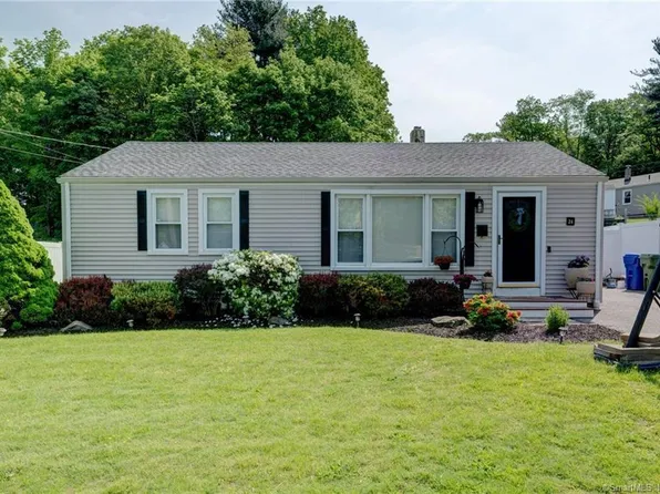 24 Spencer Drive, Middletown, CT 06457