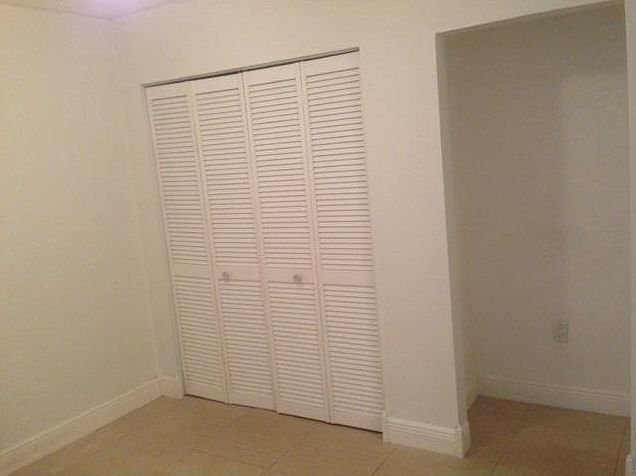 2nd image of 13700 Kendale Lakes Dr