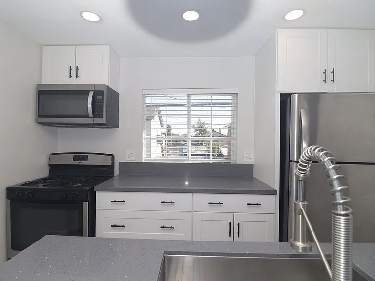 4239 Swift Ave — Photo 13