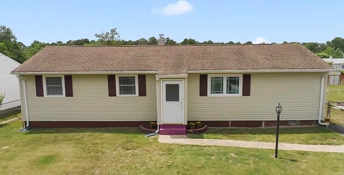 4 bed, $3,275 — Photo 2