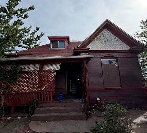 2nd image of 522 W 7th St