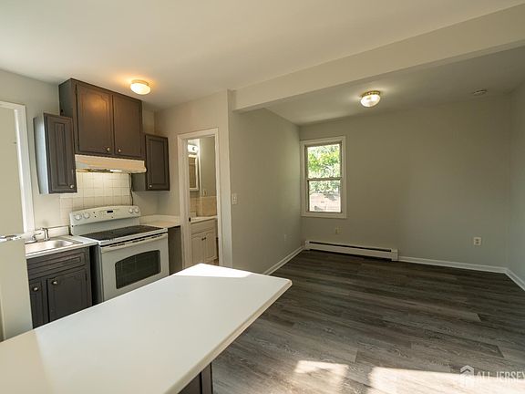 4th image of 337 Convery Blvd #2