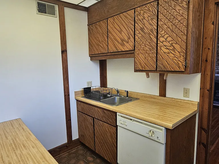 815 S Milledge Ave #5 — Photo 5