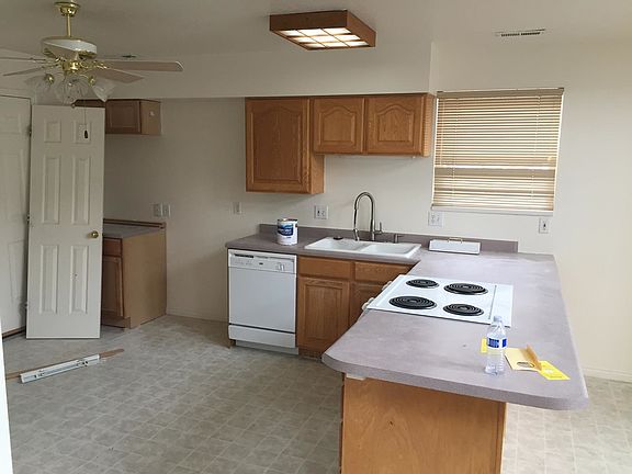 3rd image of 930 E Lowell Ave