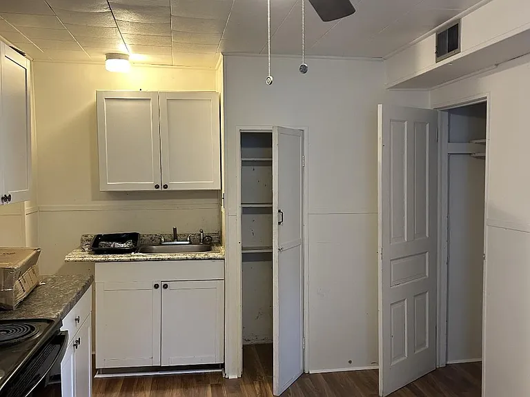 746 W Lincoln Hwy — Photo 3