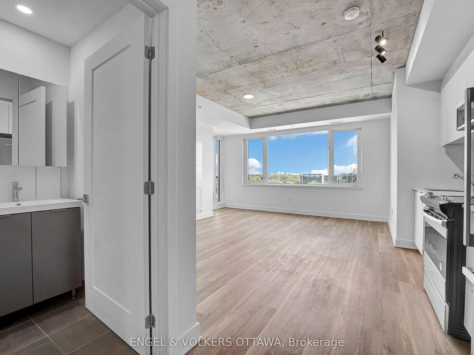 2 bed, $2,795 — Photo 4