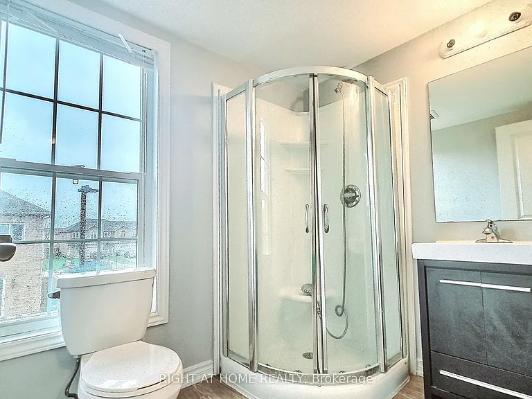 246 Penetanguishene Rd #1 — Photo 6