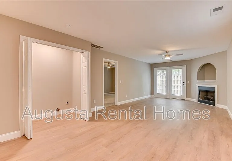 111 Kelly Dr SW — Photo 10