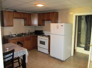 605 Main St APT 3R, Pawtucket, RI 02860