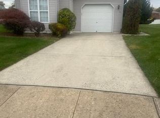 6 Vermont Cir, Beverly, NJ 08010