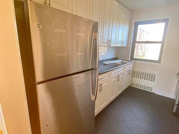4th image of 81 Beacon Hill Dr #2A