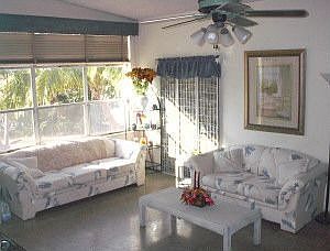 Living Room (front/south))