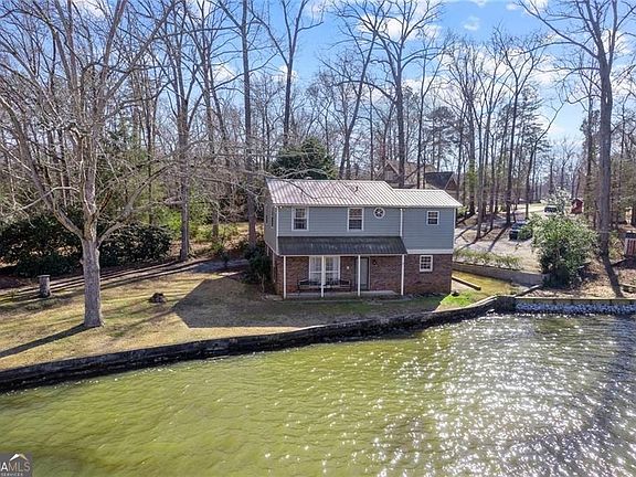 2nd image of 121 Little Riverview Rd