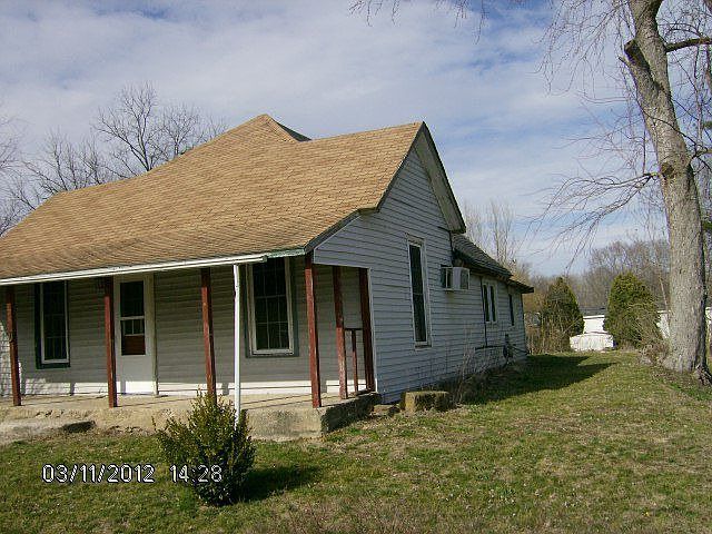 2nd image of 704 Warren St
