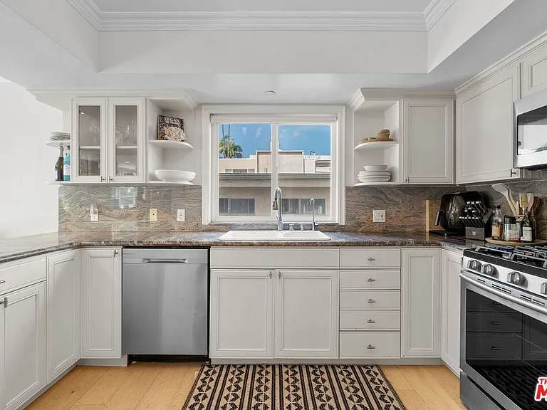 11842 Darlington Ave #201 — Photo 8
