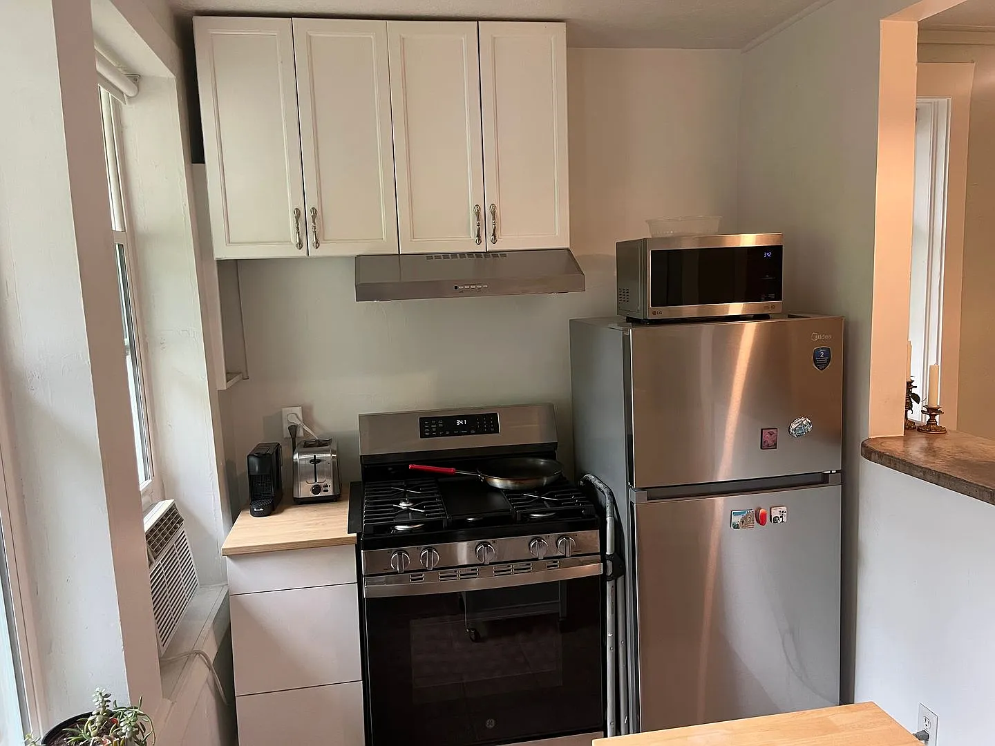 Charming 2 Bed Home with Private Yard - Capitol Hill — Photo 4