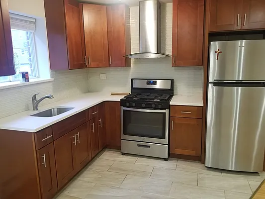 Rented by Bouklis Group | media 9