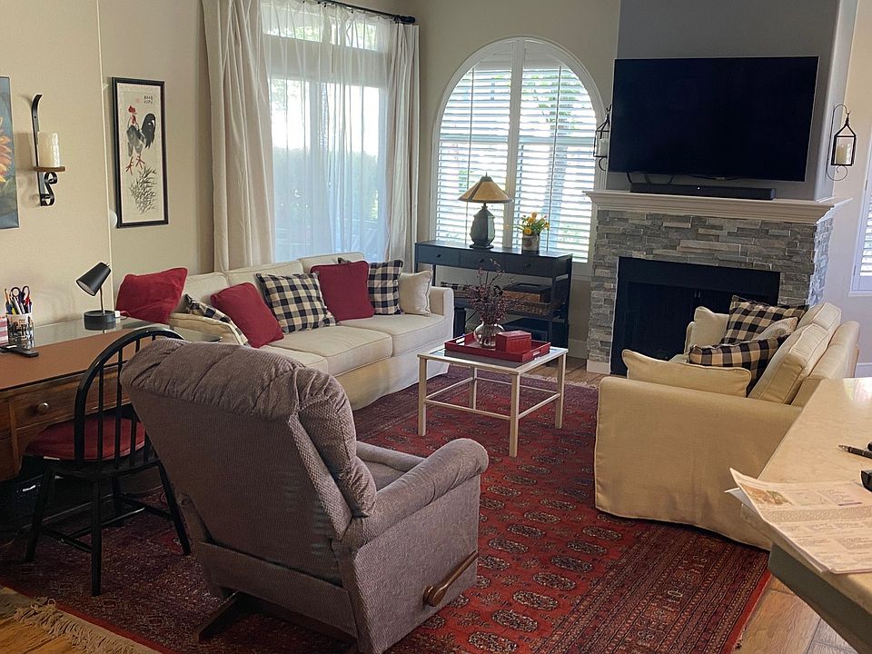 Living room.