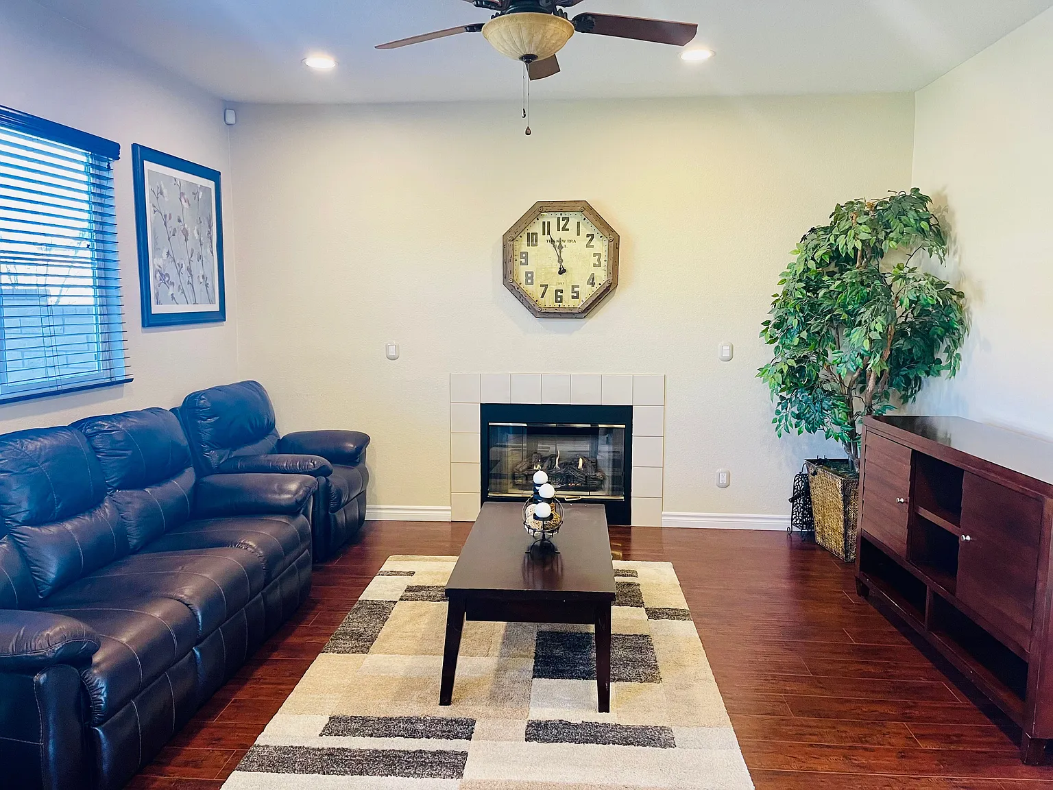 4 bed, 2.5 bath, 2117 sqft, $3,500 — Photo 4