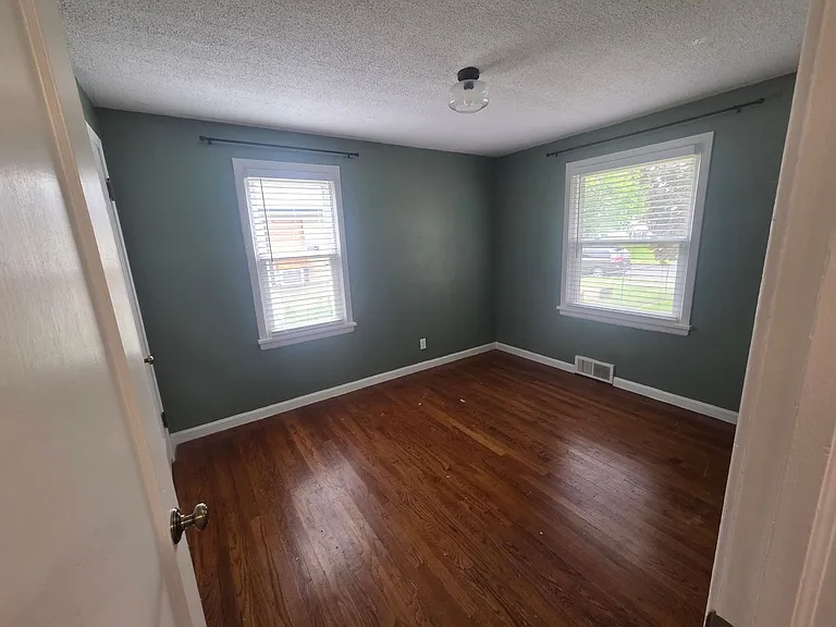 3703 W Rockwell Ave — Photo 12