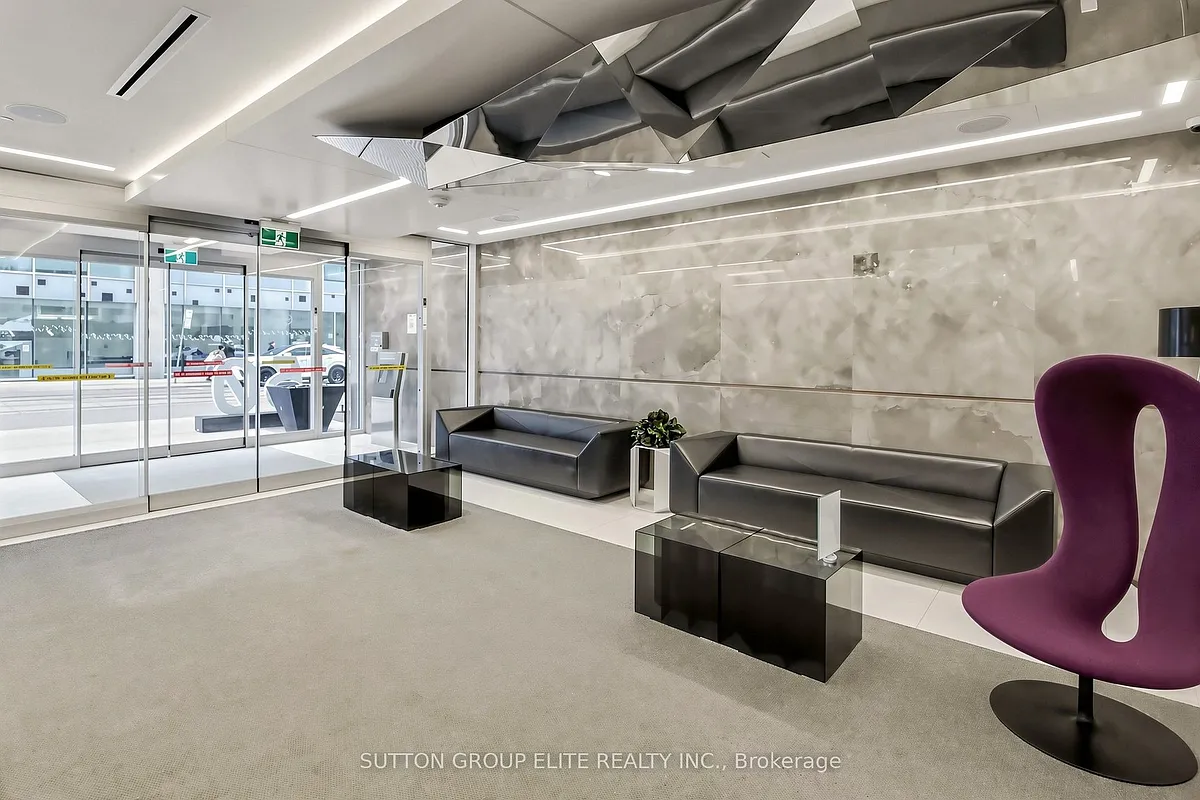 Building Photo - 50 McCaul St #612
