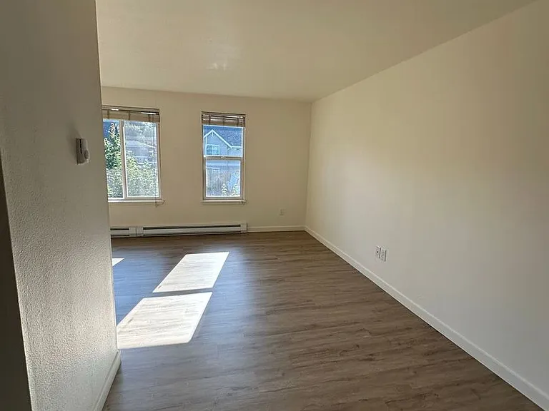 Glacier Park Apartments — Photo 15