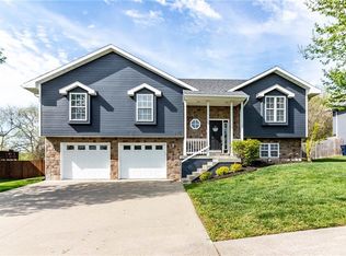 102 E 12th St, Knob Noster, MO 65336