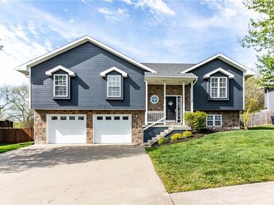 102 E 12th St, Knob Noster, MO, 65336