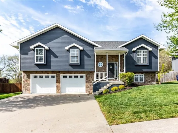 102 E 12th St, Knob Noster, MO 65336