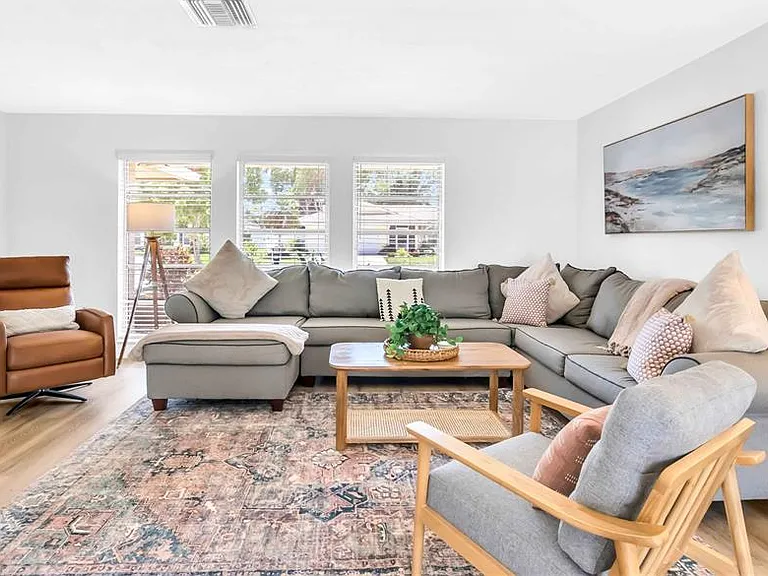 2921 Captiva Dr — Photo 6