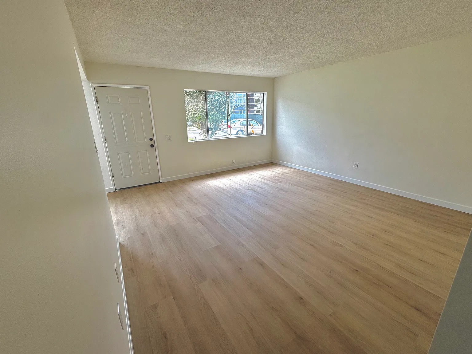 3 bed, $3,395 — Photo 3