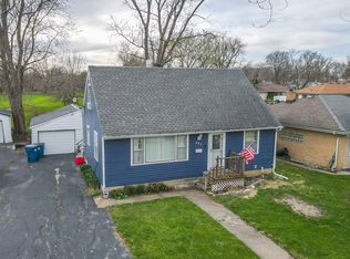 937 Country Club Dr, Kankakee, IL 60901