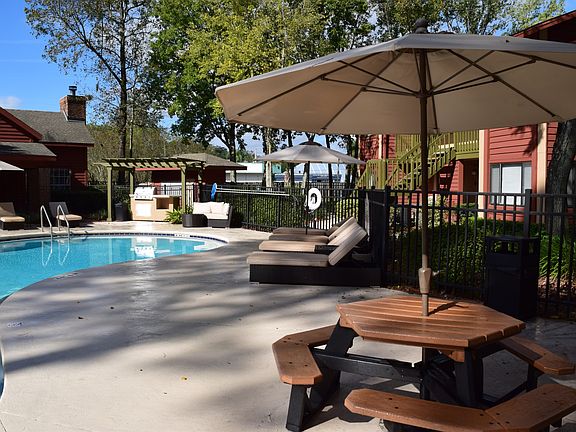 New Lounge Chairs and Umbrellas