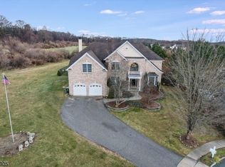 10 Fernwood Ct, Flanders, NJ 07836