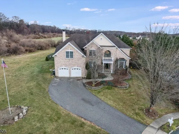 10 Fernwood Ct, Mount Olive Twp., NJ 07836