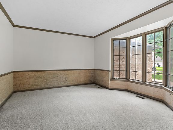4th image of 3096 Brynmawr Dr