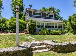 18 Lake Rd, Ridgefield, CT 06877